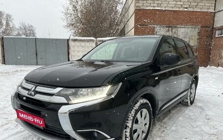 Mitsubishi Outlander III рестайлинг 3, 2015 год, 1 659 000 рублей, 1 фотография