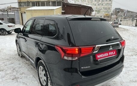 Mitsubishi Outlander III рестайлинг 3, 2015 год, 1 659 000 рублей, 6 фотография