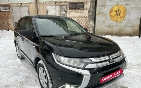 Mitsubishi Outlander III рестайлинг 3, 2015 год, 1 659 000 рублей, 3 фотография