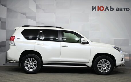 Toyota Land Cruiser Prado 150 рестайлинг 2, 2011 год, 3 050 000 рублей, 8 фотография