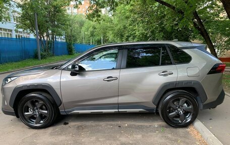 Toyota RAV4, 2023 год, 4 100 000 рублей, 2 фотография