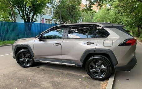 Toyota RAV4, 2023 год, 4 100 000 рублей, 3 фотография