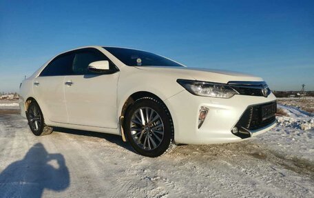 Toyota Camry, 2017 год, 2 200 000 рублей, 4 фотография