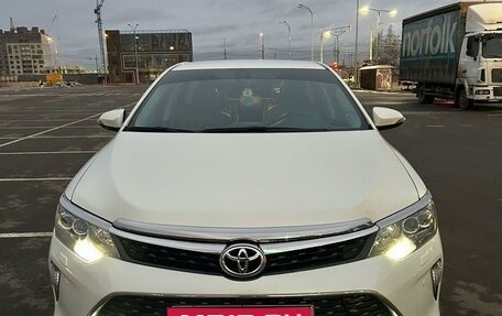 Toyota Camry, 2017 год, 2 200 000 рублей, 10 фотография