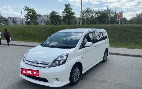 Toyota ISis I, 2012 год, 1 300 000 рублей, 2 фотография