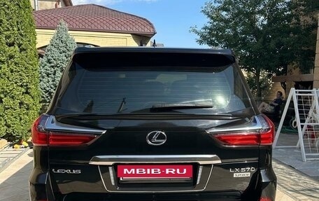 Lexus LX III, 2017 год, 8 000 000 рублей, 3 фотография