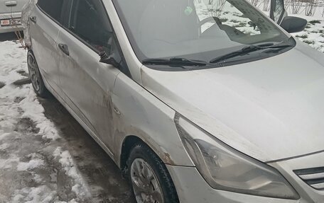 Hyundai Solaris II рестайлинг, 2015 год, 450 000 рублей, 1 фотография