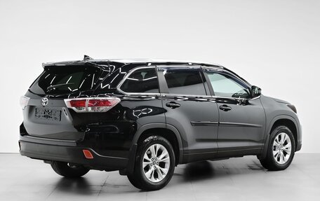 Toyota Highlander III, 2016 год, 2 995 000 рублей, 2 фотография