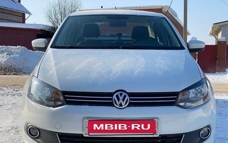 Volkswagen Polo VI (EU Market), 2014 год, 900 000 рублей, 2 фотография