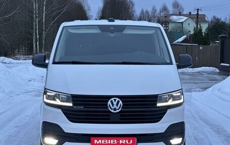 Volkswagen Multivan T6 рестайлинг, 2021 год, 7 999 999 рублей, 6 фотография