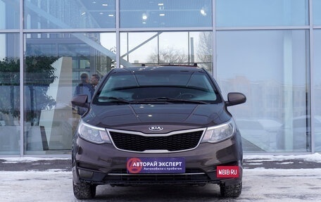 KIA Rio III рестайлинг, 2015 год, 996 000 рублей, 2 фотография