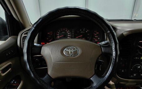 Toyota Land Cruiser 100 рестайлинг 2, 2001 год, 950 000 рублей, 13 фотография