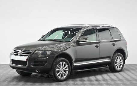 Volkswagen Touareg III, 2010 год, 1 055 000 рублей, 2 фотография