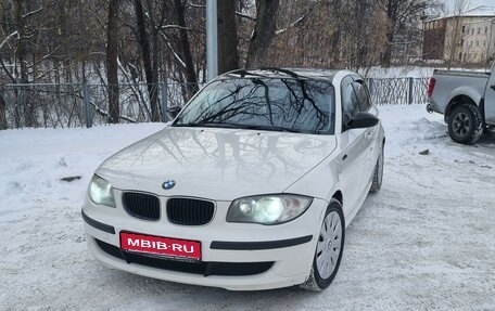 BMW 1 серия, 2008 год, 720 000 рублей, 1 фотография