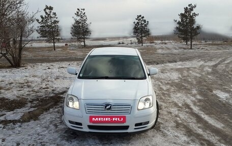 Toyota Avensis III рестайлинг, 2005 год, 800 000 рублей, 2 фотография