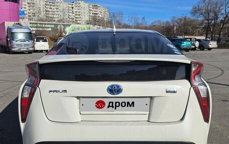 Toyota Prius IV XW50, 2016 год, 1 480 000 рублей, 3 фотография