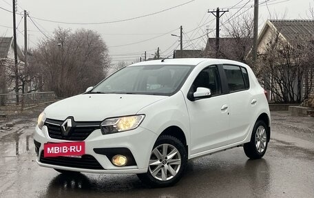 Renault Sandero II рестайлинг, 2020 год, 1 085 000 рублей, 2 фотография