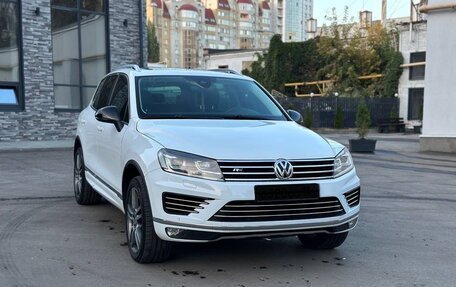 Volkswagen Touareg III, 2018 год, 3 450 000 рублей, 2 фотография