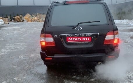 Toyota Land Cruiser 100 рестайлинг 2, 2004 год, 2 300 000 рублей, 31 фотография