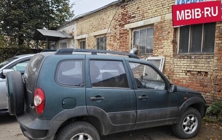 Chevrolet Niva I рестайлинг, 2003 год, 475 000 рублей, 1 фотография