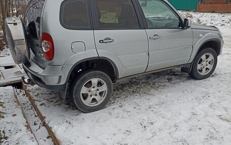 Chevrolet Niva I рестайлинг, 2015 год, 600 000 рублей, 2 фотография