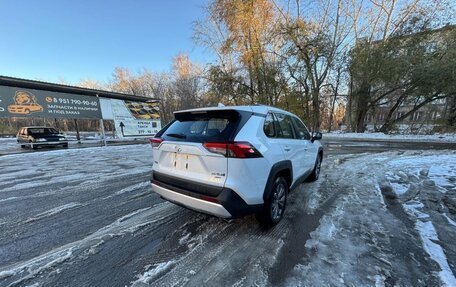 Toyota RAV4, 2024 год, 4 300 000 рублей, 5 фотография