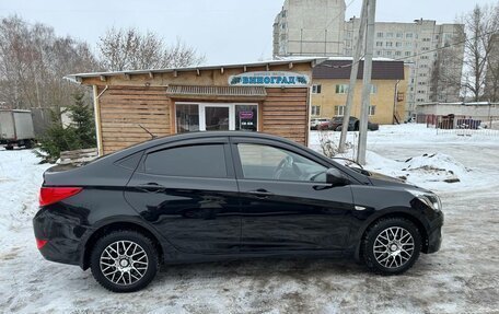 Hyundai Solaris II рестайлинг, 2015 год, 1 300 000 рублей, 3 фотография