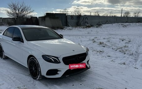 Mercedes-Benz E-Класс, 2017 год, 3 600 000 рублей, 2 фотография