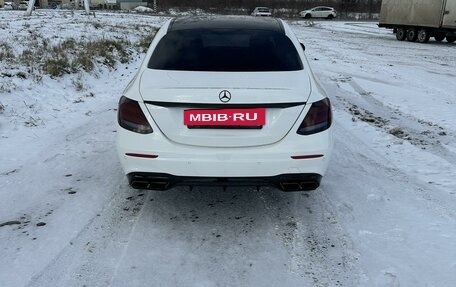 Mercedes-Benz E-Класс, 2017 год, 3 600 000 рублей, 5 фотография