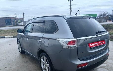 Mitsubishi Outlander III рестайлинг 3, 2012 год, 1 890 000 рублей, 6 фотография