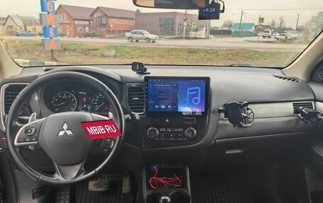 Mitsubishi Outlander III рестайлинг 3, 2012 год, 1 890 000 рублей, 10 фотография