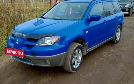 Mitsubishi Outlander III рестайлинг 3, 2003 год, 640 000 рублей, 4 фотография