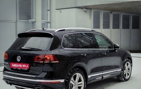 Volkswagen Touareg III, 2016 год, 2 490 000 рублей, 3 фотография