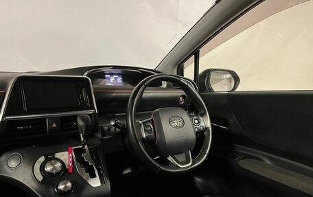 Toyota Sienta II, 2018 год, 1 460 000 рублей, 12 фотография