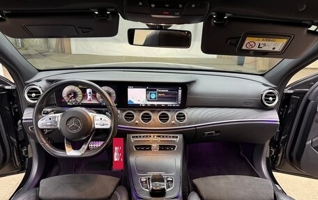 Mercedes-Benz E-Класс, 2018 год, 3 600 000 рублей, 28 фотография