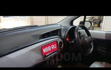 Toyota Vitz, 2011 год, 850 000 рублей, 9 фотография