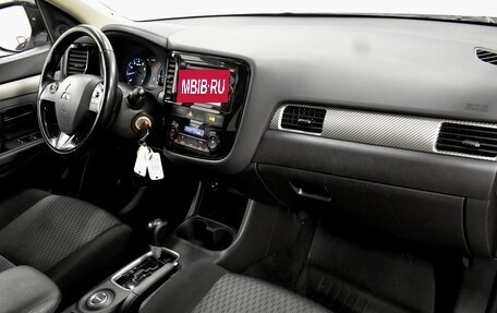 Mitsubishi Outlander III рестайлинг 3, 2015 год, 1 790 000 рублей, 5 фотография