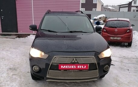 Mitsubishi Outlander III рестайлинг 3, 2012 год, 1 200 000 рублей, 15 фотография