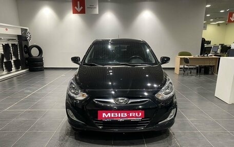 Hyundai Solaris II рестайлинг, 2011 год, 880 000 рублей, 2 фотография