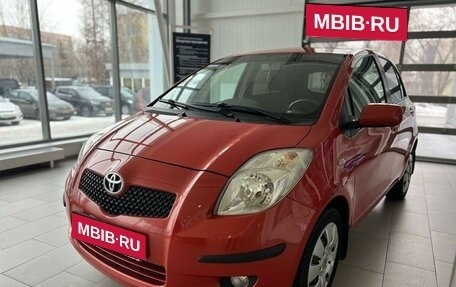 Toyota Yaris III рестайлинг, 2007 год, 666 000 рублей, 3 фотография