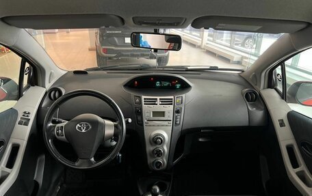 Toyota Yaris III рестайлинг, 2007 год, 666 000 рублей, 13 фотография