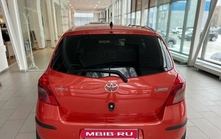 Toyota Yaris III рестайлинг, 2007 год, 666 000 рублей, 6 фотография