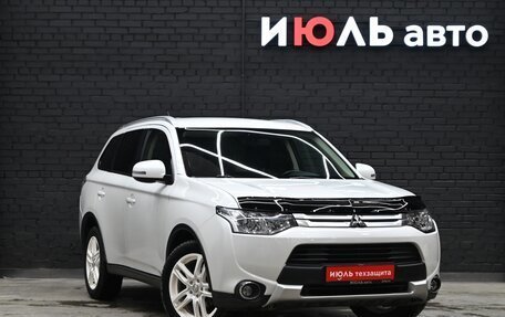 Mitsubishi Outlander III рестайлинг 3, 2014 год, 1 750 000 рублей, 4 фотография