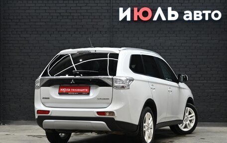 Mitsubishi Outlander III рестайлинг 3, 2014 год, 1 750 000 рублей, 8 фотография