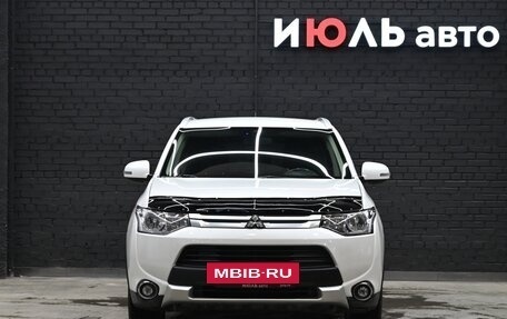 Mitsubishi Outlander III рестайлинг 3, 2014 год, 1 750 000 рублей, 2 фотография