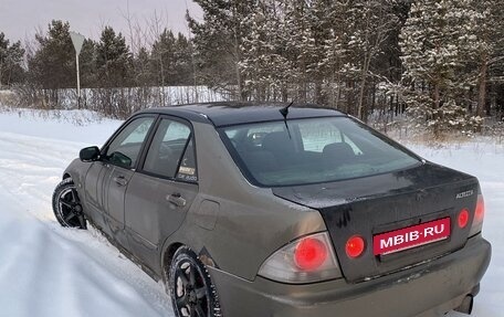 Toyota Altezza, 1999 год, 450 000 рублей, 3 фотография