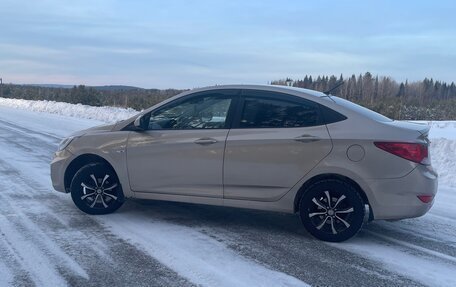 Hyundai Solaris II рестайлинг, 2013 год, 660 000 рублей, 3 фотография