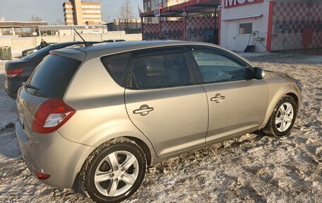 KIA cee'd I рестайлинг, 2010 год, 650 000 рублей, 3 фотография