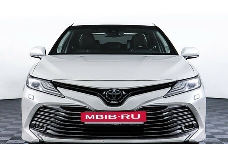 Toyota Camry, 2018 год, 2 635 000 рублей, 2 фотография