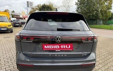 Volkswagen Tiguan II, 2023 год, 7 938 131 рублей, 8 фотография